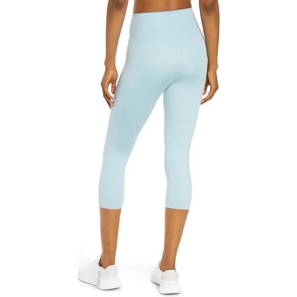 NWT Girlfriend Collective High Waist Capri Leggings in Sky Size Small - Picture 2 of 7